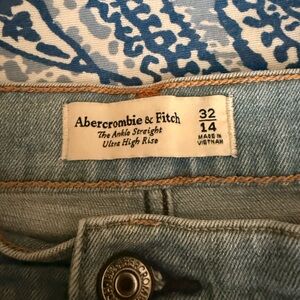 Abercrombie & Fitch Women's Light Blue Ankle Straight Ultra High Rise Jeans